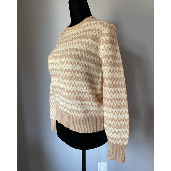 Vintage Patterned Beige Sweater (S) - Picture 3 of 7